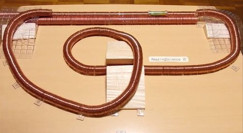 Worlds_simplest_electric_train .jpg